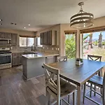 Home With Private Pool And Bbq, 4 Mi To Lake Havasu!