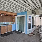 Lake Havasu Cabin - Walk To London Bridge Beach!