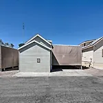 Lake Havasu Cabin - Walk To London Bridge Beach!