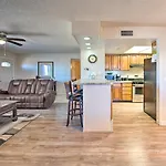 Lake Havasu Home With Pool - 2 Miles To Waterfront!