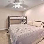 Lake Havasu Condo With Pool Access 1 Block To Beach
