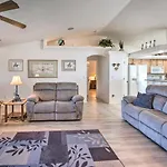 Charming Lake Havasu Home 2 Mi To Body Beach!