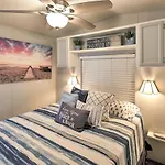 Lake Havasu Home With Resort Perks, Walk To Lake