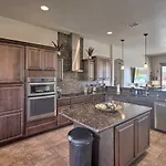 High-End Lake Havasu Home With Pool And Hot Tub!