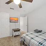 Playpool Oasis-Pool, Spa, Garage, Great Lake Views