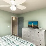Cozy Lake Retreat Games, Pool Table