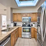 Lake Havasu Condo With Community Pool And Hot Tub