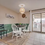 A Wave From It All - Pet & Family Friendly Home With Beautiful Views!