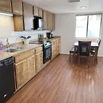 Cheerful Pool Home-Lowkey, 10Min To Lake, Comfort