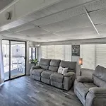 Lake Havasu Home With Resort Perks, Walk To Lake