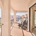 Stunning Lake Havasu City Getaway With Hot Tub!