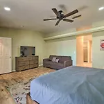 Family-Friendly Lake Havasu Getaway With Deck And Pool