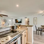 Arizona Getaway With Patio - 2 Mi To Lake Havasu!