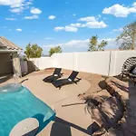 Boho House - Pool, Spa, Boat Parking, Central