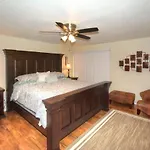Trendy Southside Beauty With Rv Access