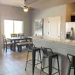 Havasu Retreat! Pool, Spa, Gym & View