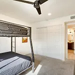 Pet-Friendly Arizona Home - Pool, Grill And Fire Pit