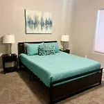 Havasu Retreat! Pool, Spa, Gym & View