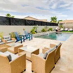 Lake Havasu City Escape With Pool, Patio And Grill!