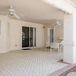 Daytona Beautiful, Spacious, 5 Bedrooms, 4 Bathrooms Big House