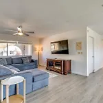 Pet-Friendly Home 2 Mi To Lake Havasu!
