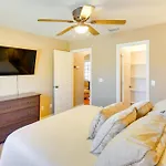 Pet-Friendly Arizona Abode About 5 Mi To Beach And Golf!