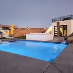 Half Acre Resort With Abundant Amenities