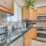 Lake Havasu City Home With Pool And Putting Green