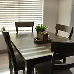 Newly Remodeled Family Friendly Home Near Lake