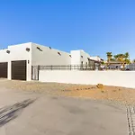 Pet-Friendly Lake Havasu Home With Hot Tub And Pool