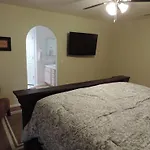 Trendy Southside Beauty With Rv Access