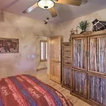 Pet-Friendly Lake Havasu Gem Patio, Grill And Yard