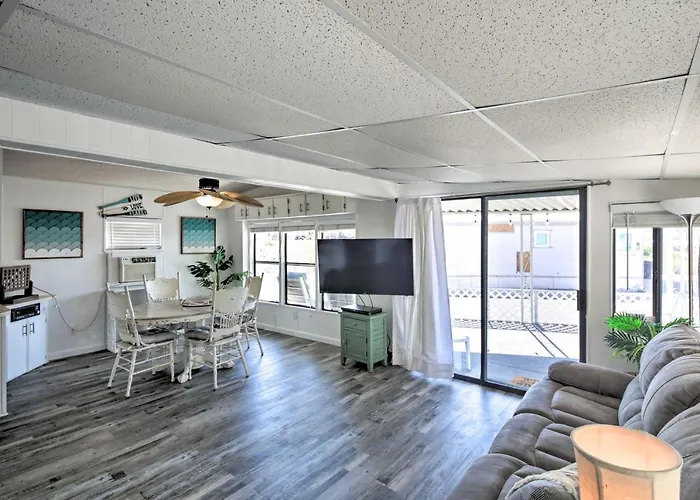 Lake Havasu Home With Resort Perks, Walk To Lake