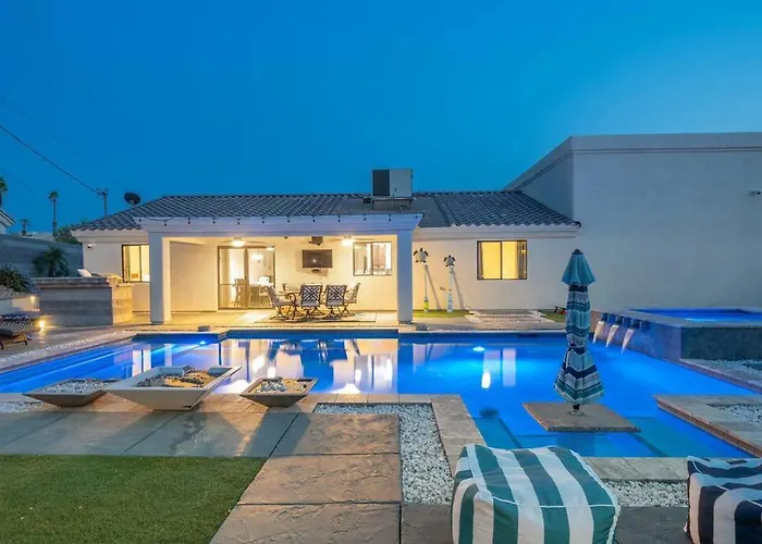 Heated Pool & Spa - Winterhavens Oasis