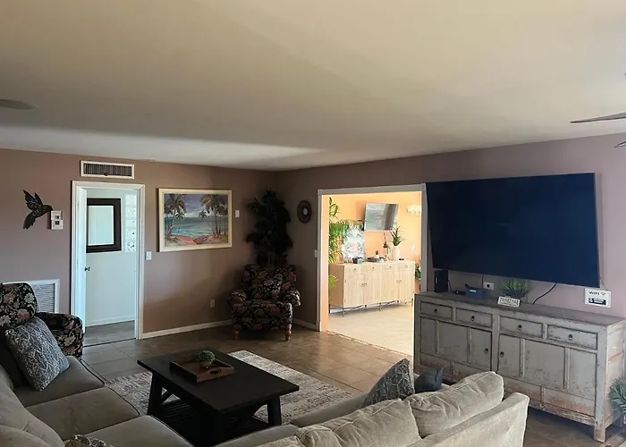 Lodestar Lake Livin! 4-Bedroom, Pool, Views!