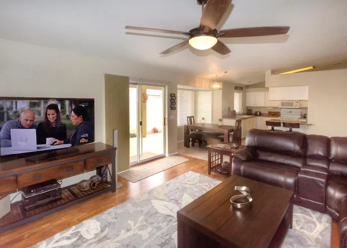 Trendy Southside Beauty With Rv Access