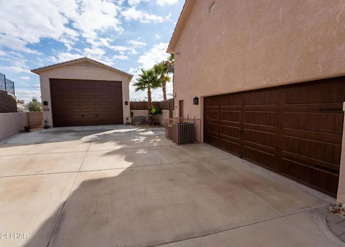 Luxe Havasu 6-Bedroom Retreat! Pool, Hot Tub, Lake Views!