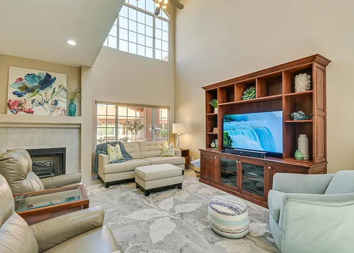 Lake Havasu City Gem With Patio And Pool Access!