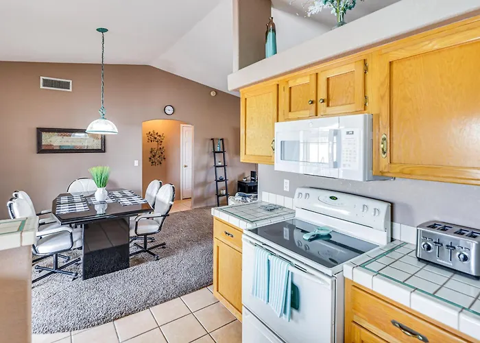 Pet-Friendly Lake Havasu Home With Pool And Hot Tub!