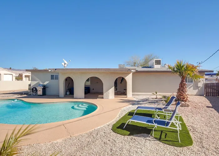 Sunny Home With Pool And Patio About 3 Miles To The Lake!