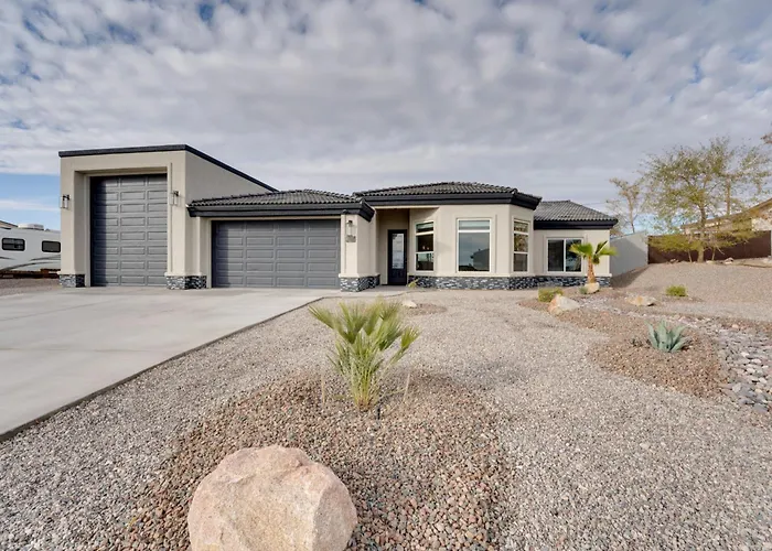 Newly Constructed Lake Havasu Home With Pool