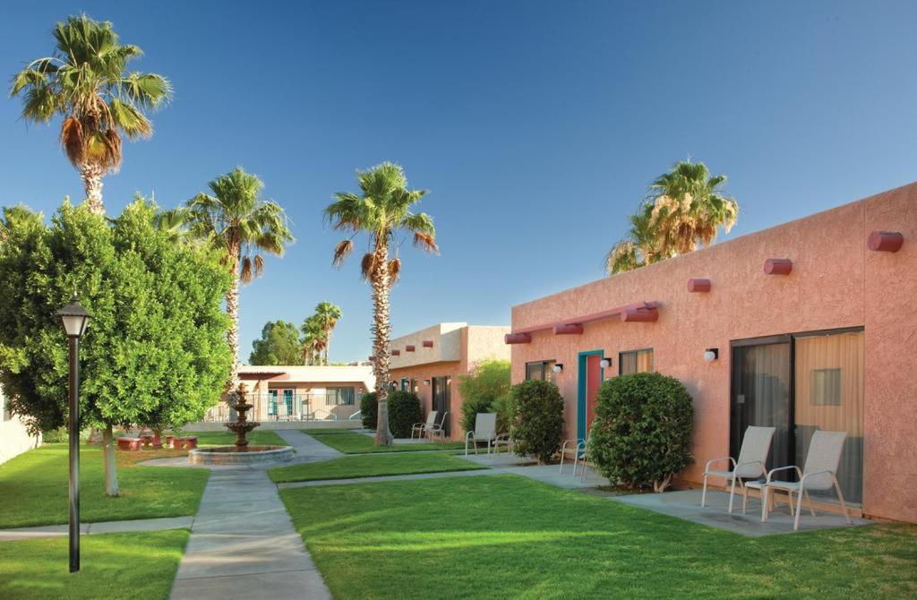 Getaways At Havasu Dunes Hotel