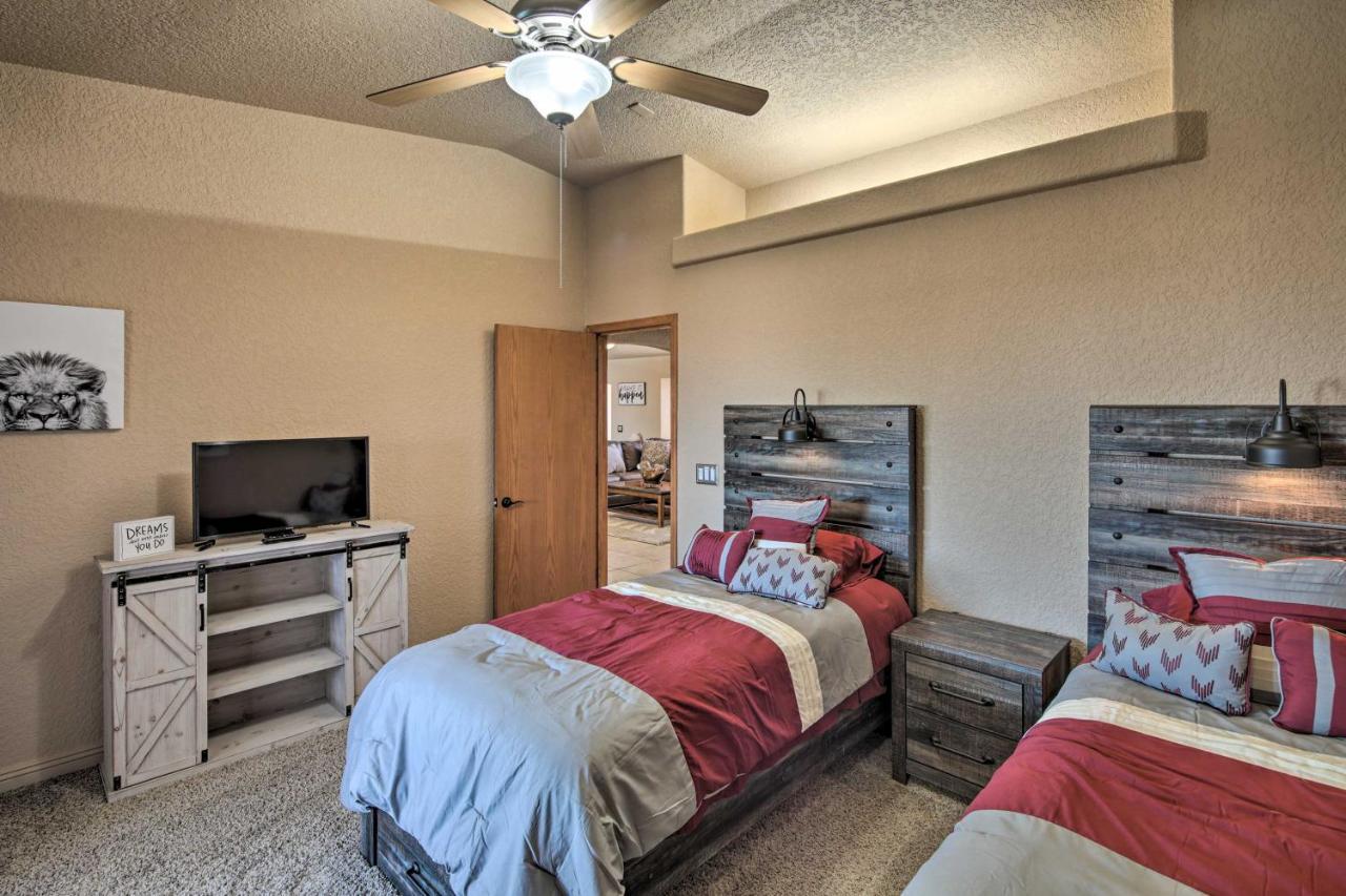 Havasu With Heated Pool, And Mtn Views! Holiday home Lake Havasu City