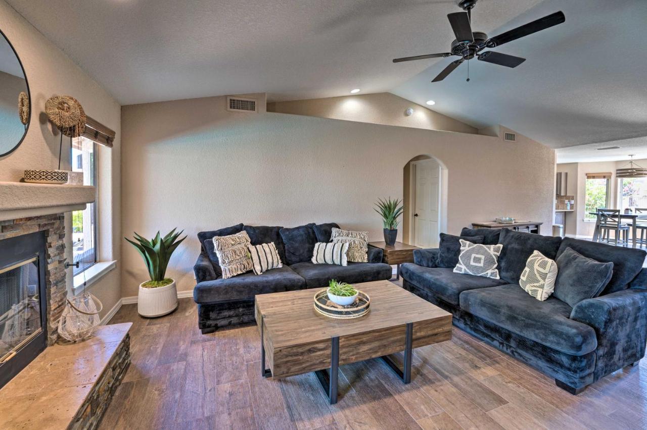 Holiday home With Private Pool And Bbq, 4 Mi To Havasu!