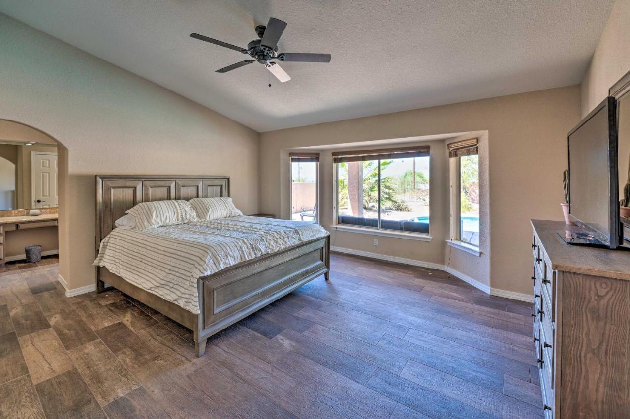 With Private Pool And Bbq, 4 Mi To Havasu!