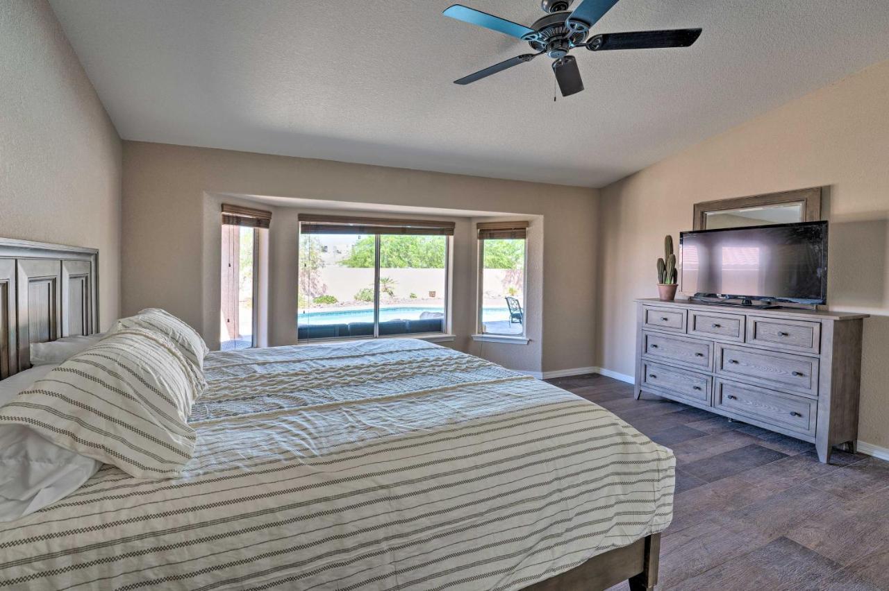 With Private Pool And Bbq, 4 Mi To Havasu!