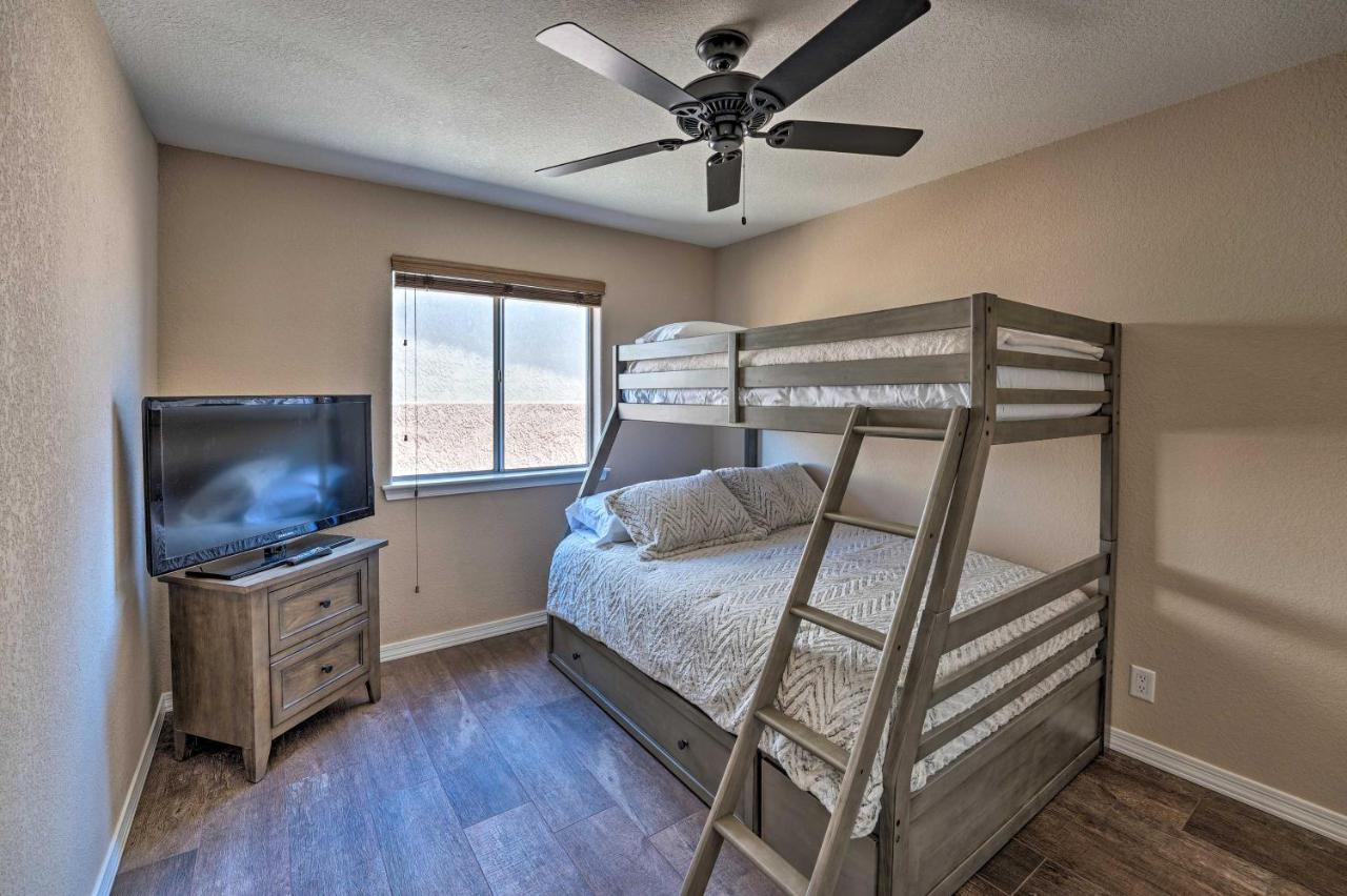 Holiday home With Private Pool And Bbq, 4 Mi To Havasu!