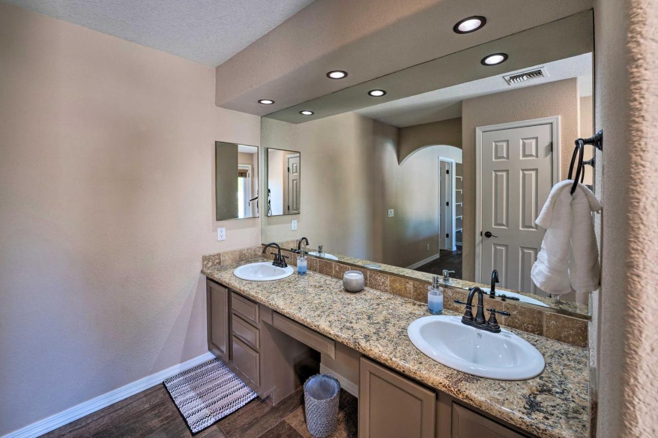 Holiday home With Private Pool And Bbq, 4 Mi To Havasu! *