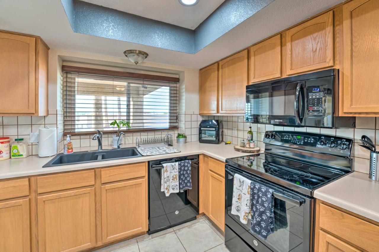 Havasu Oasis With Pool, 2 Mi To Downtown