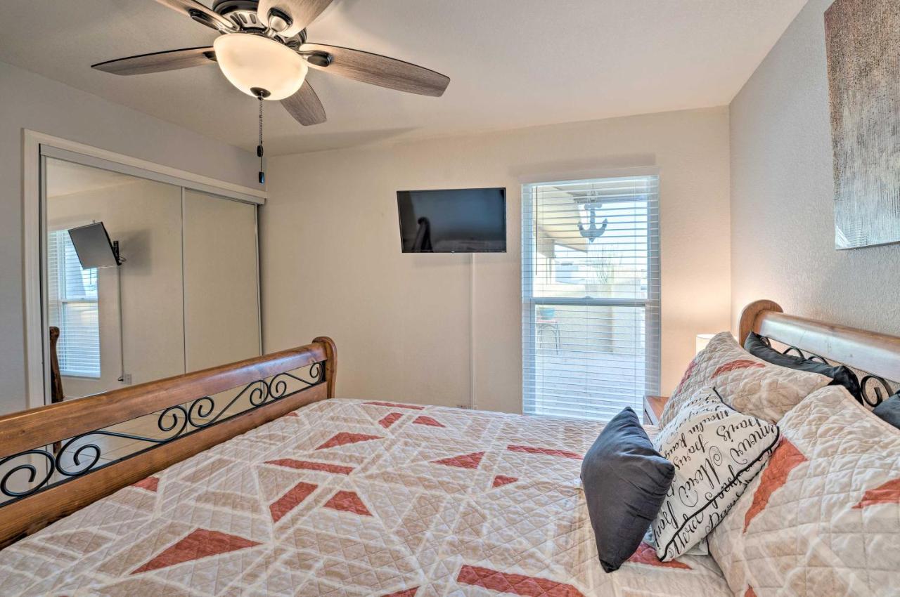 Havasu Oasis With Pool, 2 Mi To Downtown Holiday home *